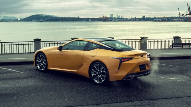 Lexus Debut LX 700h dan LC 500h: Dua Flagship Hybrid di GIIAS 2025
