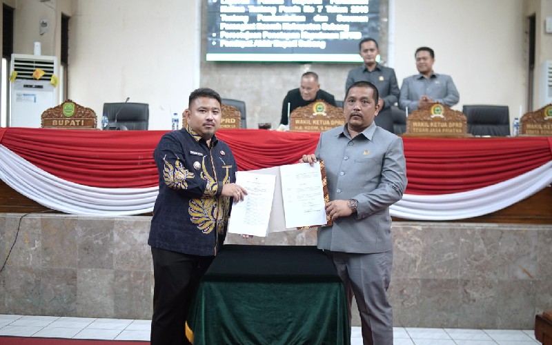 DPRD Subang Tetapkan Perubahan SOTK, Satpol PP dan Damkar Berpisah