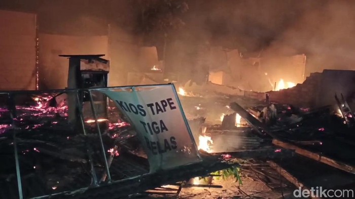 20 Kios Oleh-oleh di Purwakarta Ludes Terbakar