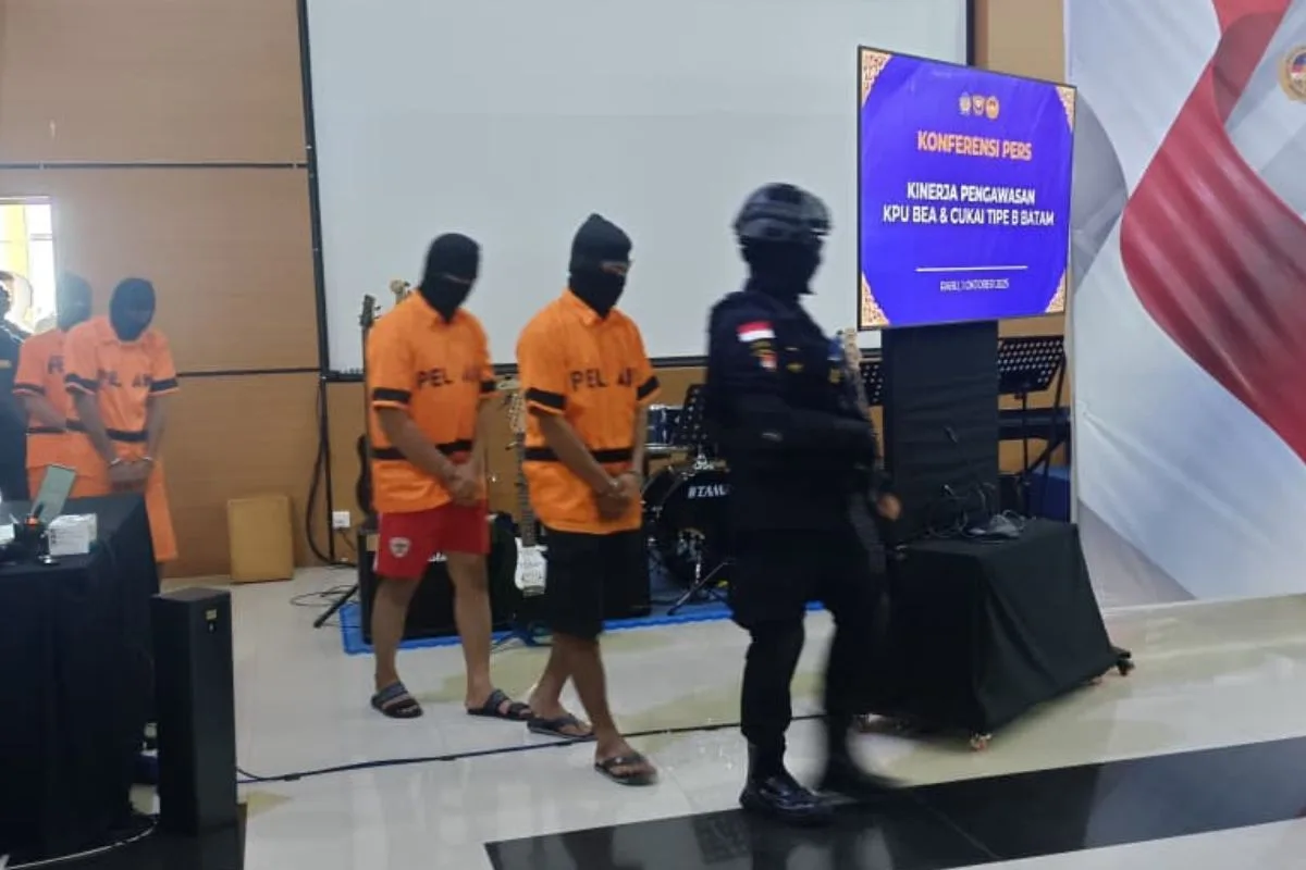 Bea Cukai Batam Ciduk Kurir Sabu Emas dan Ratusan iPhone Bekas Nilai Capai Rp9 Miliar – Kutipan