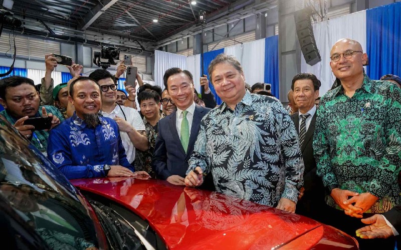 VinFast Beroperasi, Airlangga: Subang Digadang Jadi Pusat Industri Kendaraan Listrik Baru