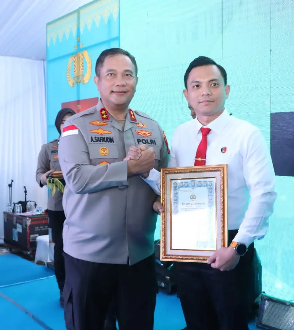 Berhasil Ungkap Kasus PMI Ilegal, Kompol Debby Terima Penghargaan Kapolda Kepri – Kutipan