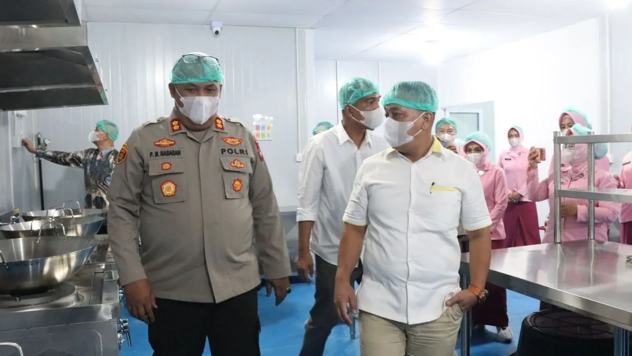 Bupati Lingga Ikuti Peresmian 166 SPPG Polri, SPPG Singkep Barat Diharapkan Dongkrak Ekonomi Warga – Kutipan
