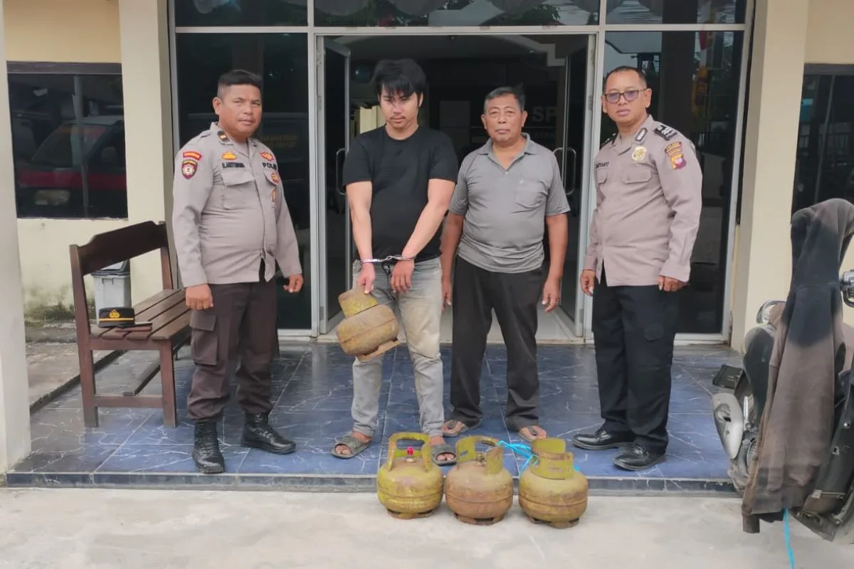 Diduga Curi Elpiji 3 Kg di Kubu Raya, Seorang Pria Dilaporkan ke Polisi usai Diamankan Warga – Kutipan