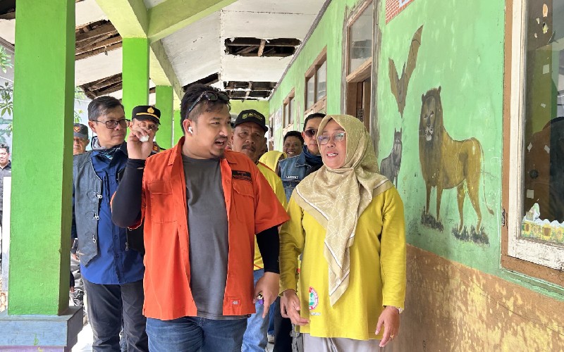 Tak Mau Ada Lagi Sekolah Bocor, Bupati Subang Mulai Gas Rehabilitasi Ruang Kelas SD – TINTAHIJAU.com