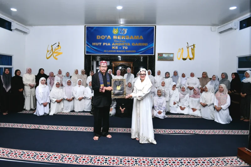 PIA Ardhya Garini Lanud RSA Gelar Ceramah Agama dan Doa Bersama Jelang HUT ke-70 – Kutipan
