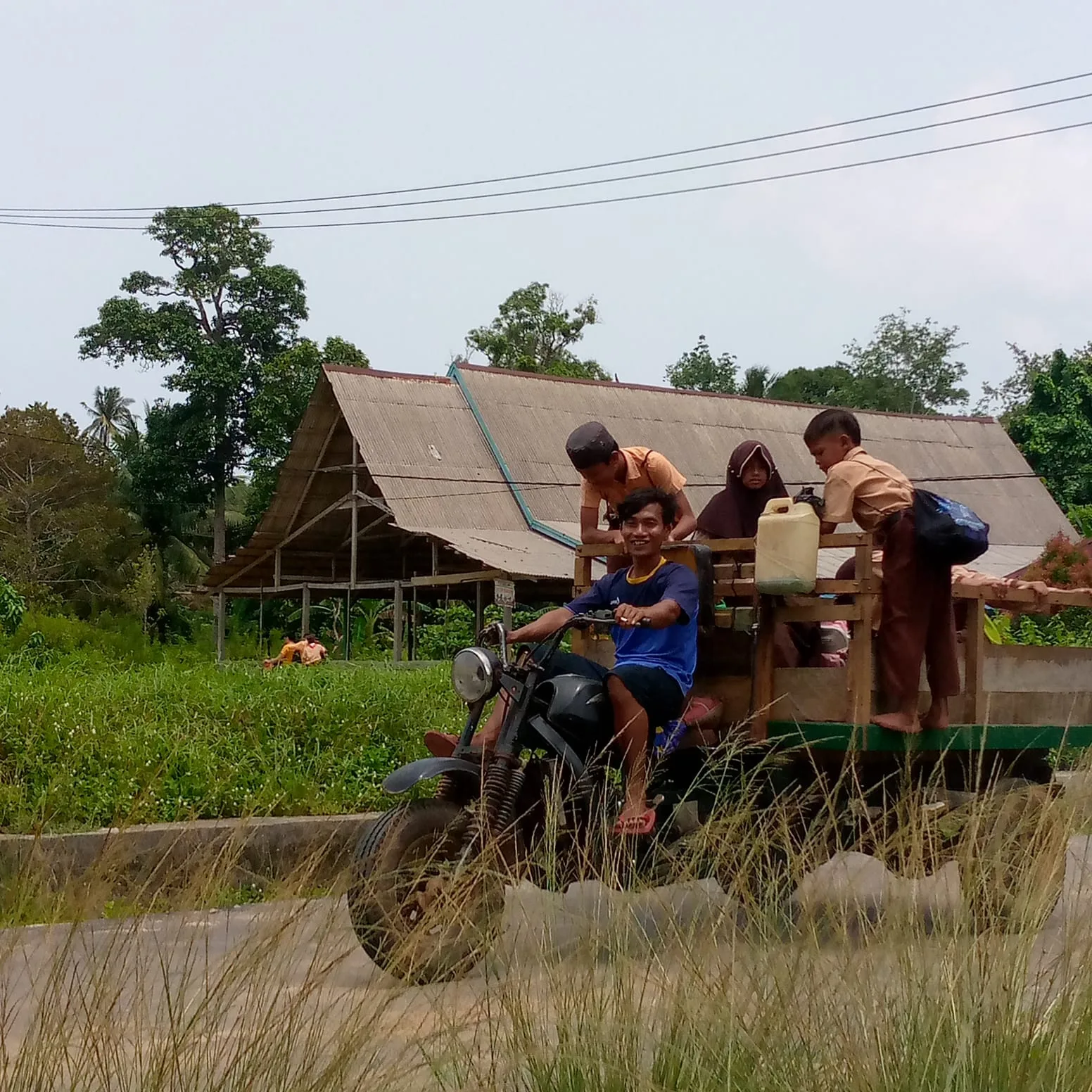 Dua Kilometer Demi Pendidikan, Anak-anak Air Mali Menanti Perhatian Pemerintah – Kutipan